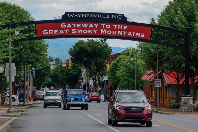 Iconic Arch Returns to Waynesville