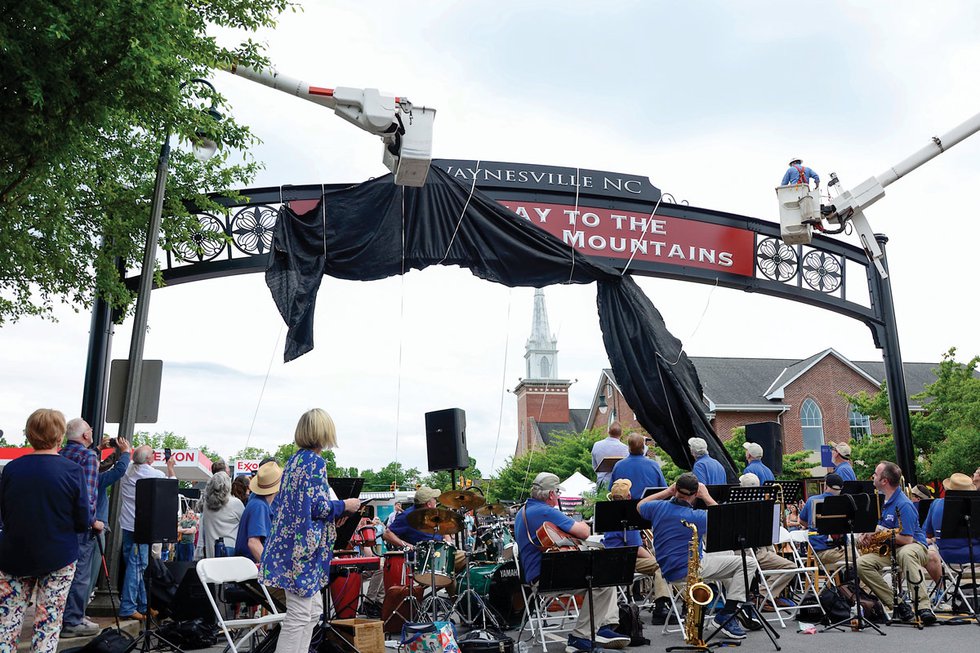 Iconic Arch Returns to Waynesville