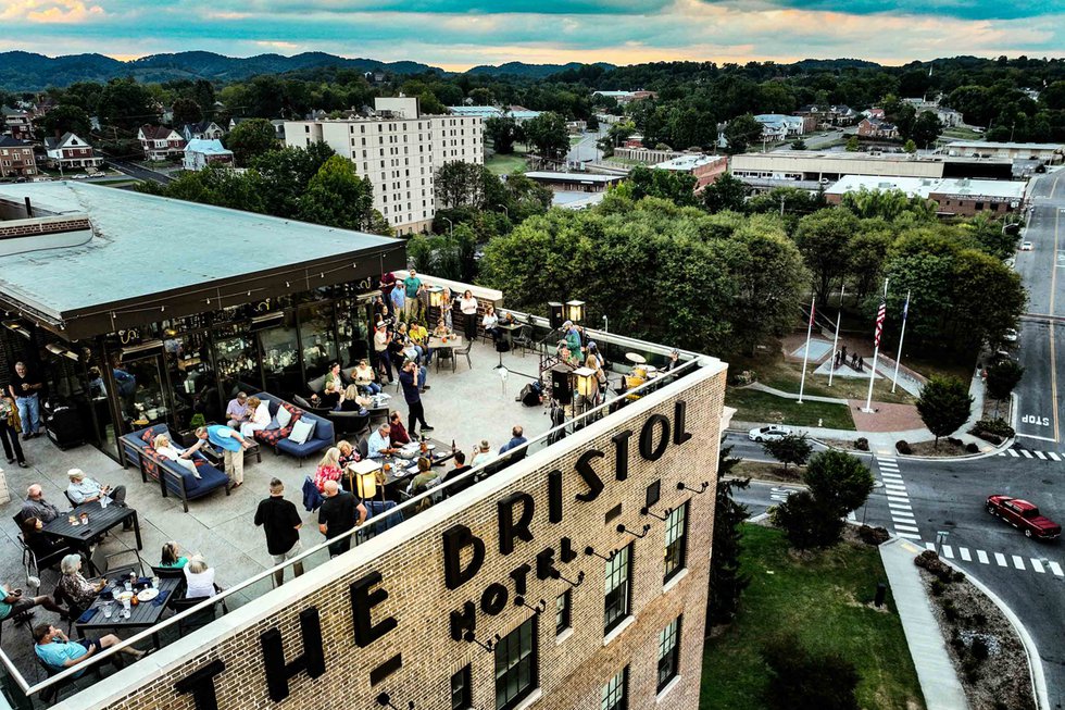 Bristol Hotel - Rooftop Live Music - bird's eye